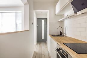 Light-filled Studio With AC - Earl s Court