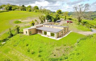 Stunning Home With Garden Panoramic Views