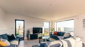 Stunning Home With Garden Panoramic Views