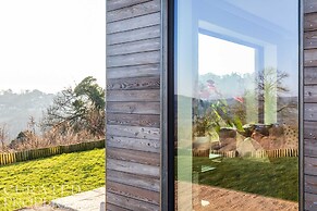 Stunning Home With Garden Panoramic Views