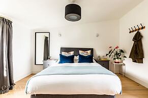 Stunning Home With Garden Panoramic Views