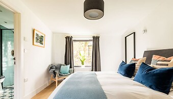 Stunning Home With Garden Panoramic Views