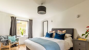 Stunning Home With Garden Panoramic Views