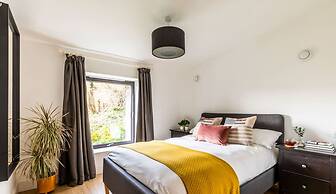 Stunning Home With Garden Panoramic Views