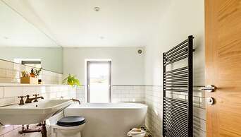 Stunning Home With Garden Panoramic Views