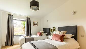 Stunning Home With Garden Panoramic Views