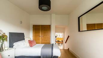 Stunning Home With Garden Panoramic Views