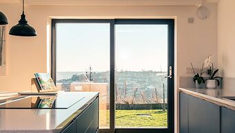 Stunning Home With Garden Panoramic Views