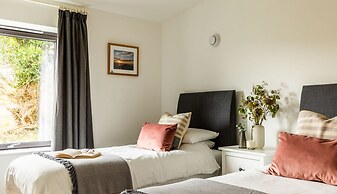 Stunning Home With Garden Panoramic Views