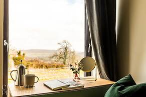 Stunning Home With Garden Panoramic Views