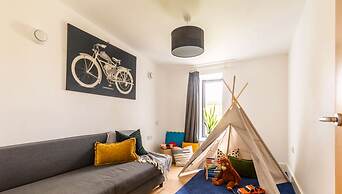 Stunning Home With Garden Panoramic Views