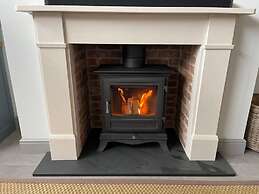 Luxury Home With Large Garden - The School House