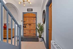 Luxury Home With Large Garden - The School House