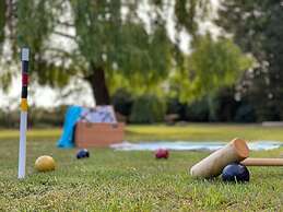 Luxury Home With Large Garden - The School House