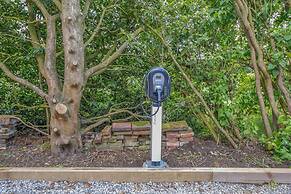 Luxury Home With Large Garden - The School House