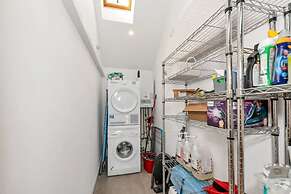 Luxury Home With Large Garden - The School House