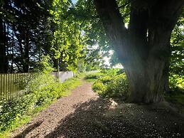 Luxury Home With Large Garden - The School House