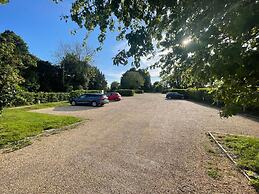 Luxury Home With Large Garden - The School House