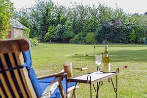 Luxury Home With Large Garden - The School House