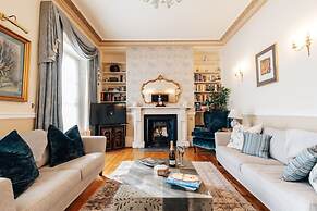 Central Townhouse With Garden Free Parking