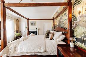 Central Townhouse With Garden Free Parking