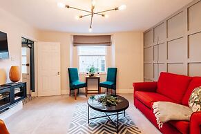 Central Townhouse With Garden Free Parking