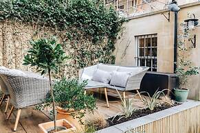 Central Townhouse With Garden Free Parking