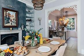 Central Townhouse With Garden Free Parking