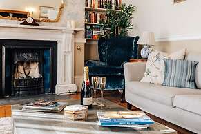 Central Townhouse With Garden Free Parking