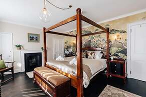 Central Townhouse With Garden Free Parking