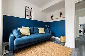 Stylish 2 Bedroom Apartment - Shepherd s Bush
