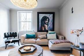 Modern Stylish Central Bath Apartment