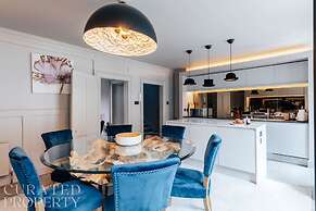 Modern Stylish Central Bath Apartment