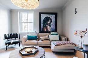 Modern Stylish Central Bath Apartment