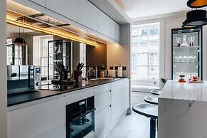 Modern Stylish Central Bath Apartment