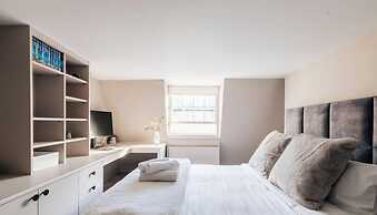 Modern Stylish Central Bath Apartment