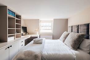 Modern Stylish Central Bath Apartment