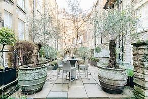 Modern Stylish Central Bath Apartment