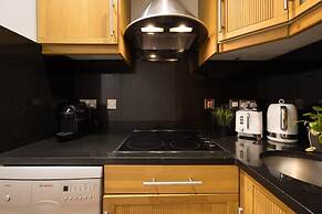 Chic Sunlit Earls Court Flat