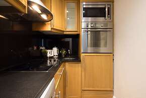 Chic Sunlit Earls Court Flat