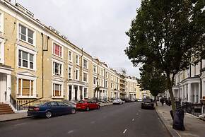 Chic Sunlit Earls Court Flat