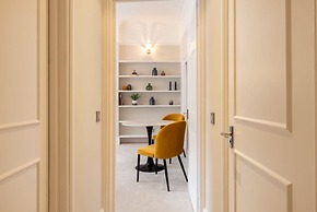 Chic Sunlit Earls Court Flat