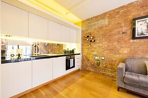 Central Soho Loft With A C Concierge