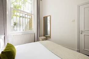 Spacious Apartment With Office Rear Terrace