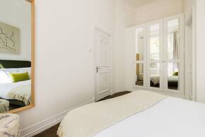 Spacious Apartment With Office Rear Terrace