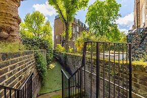 Spacious Apartment With Office Rear Terrace