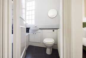 Spacious Apartment With Office Rear Terrace