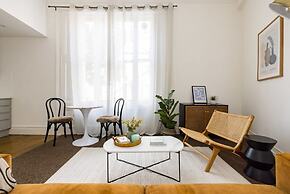 Spacious Apartment With Office Rear Terrace