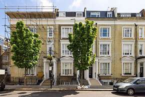 Spacious Apartment With Office Rear Terrace