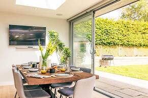 Luxury Home With Garden Gym Roof Terrace